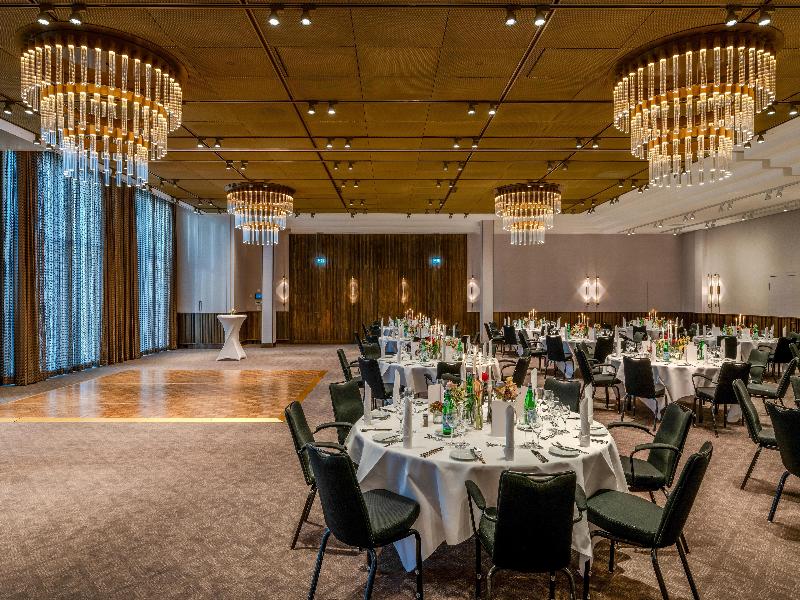 Radisson Blu Senator Hotel image