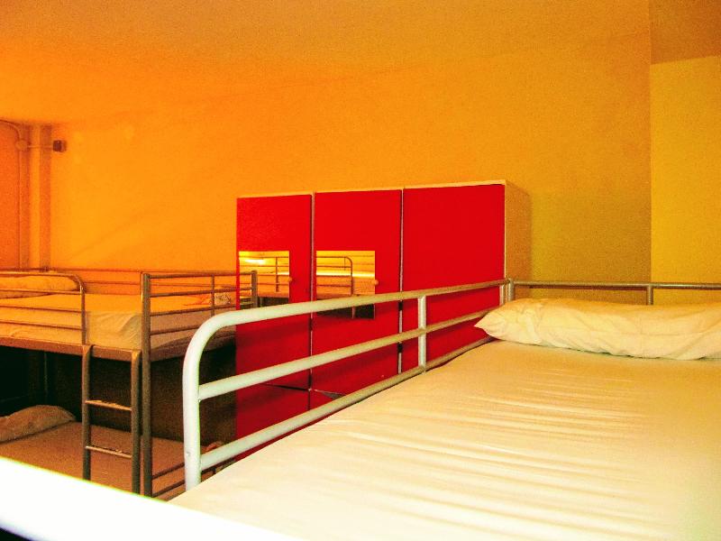 Onefam Les Corts image