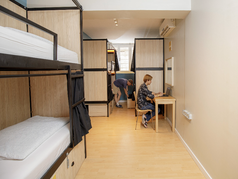Onefam Les Corts image