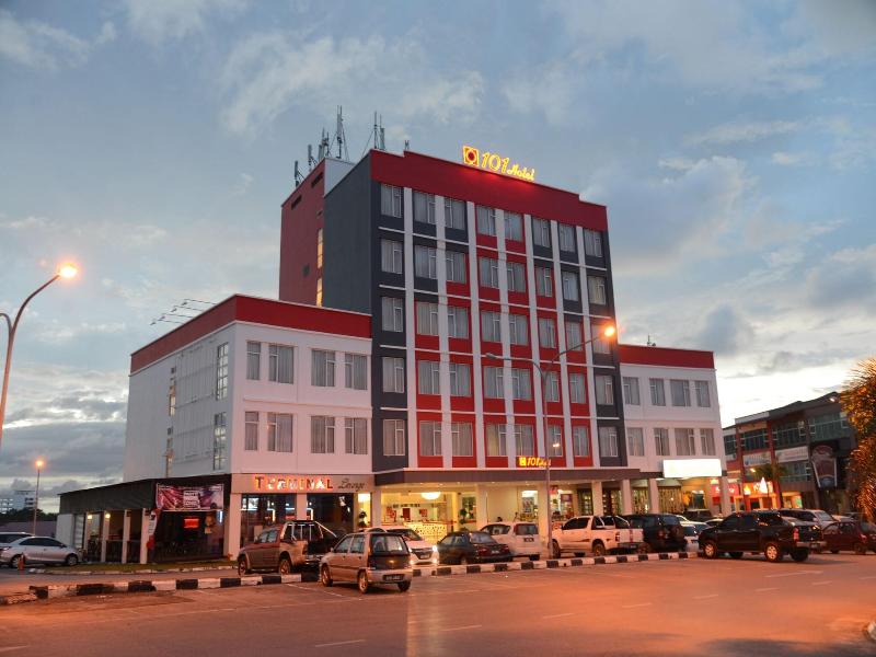 101 Hotel Bintulu — exterior view