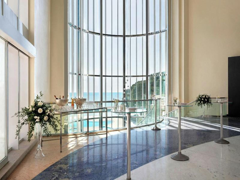 Le Meridien Beach Plaza image