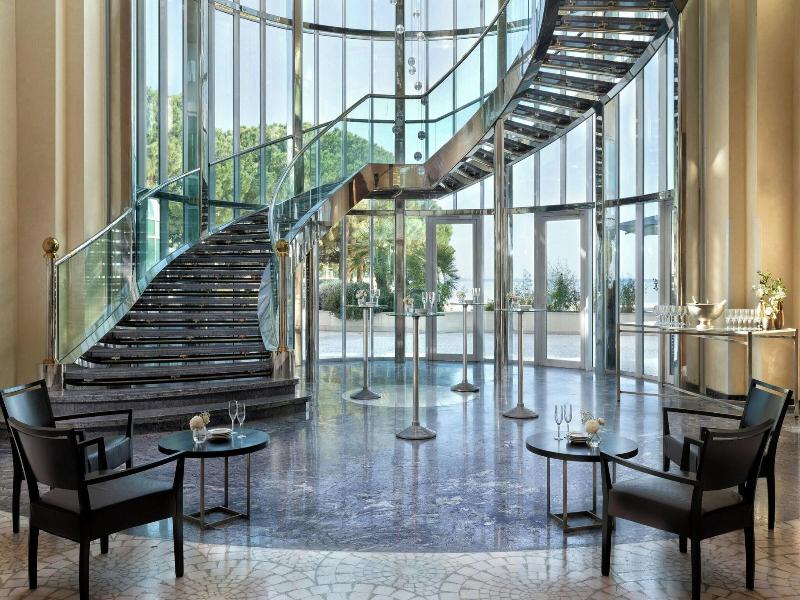 Le Meridien Beach Plaza image