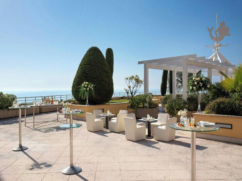Le Meridien Beach Plaza image