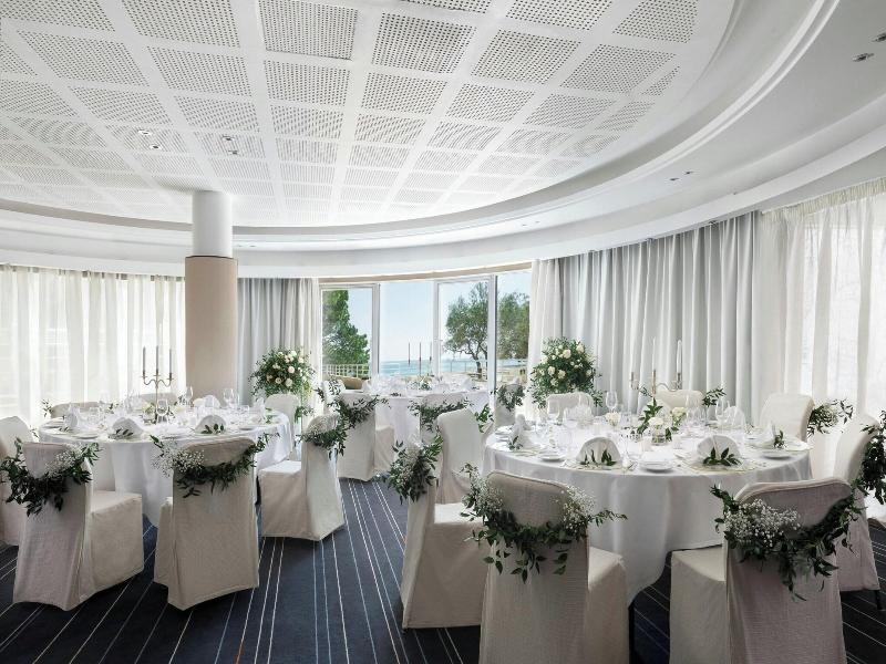 Le Meridien Beach Plaza image