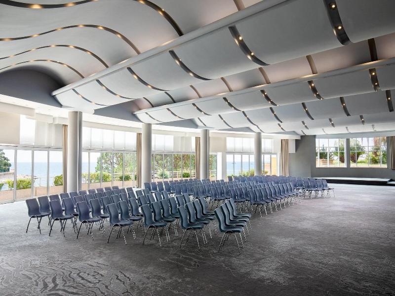 Le Meridien Beach Plaza image