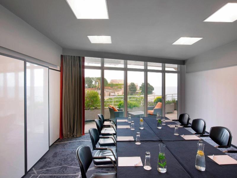 Le Meridien Beach Plaza image