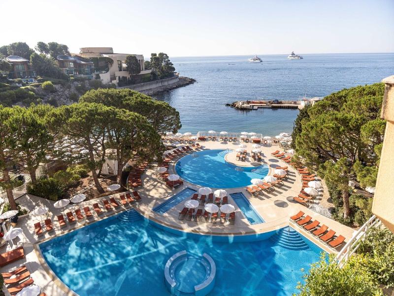 Le Meridien Beach Plaza image