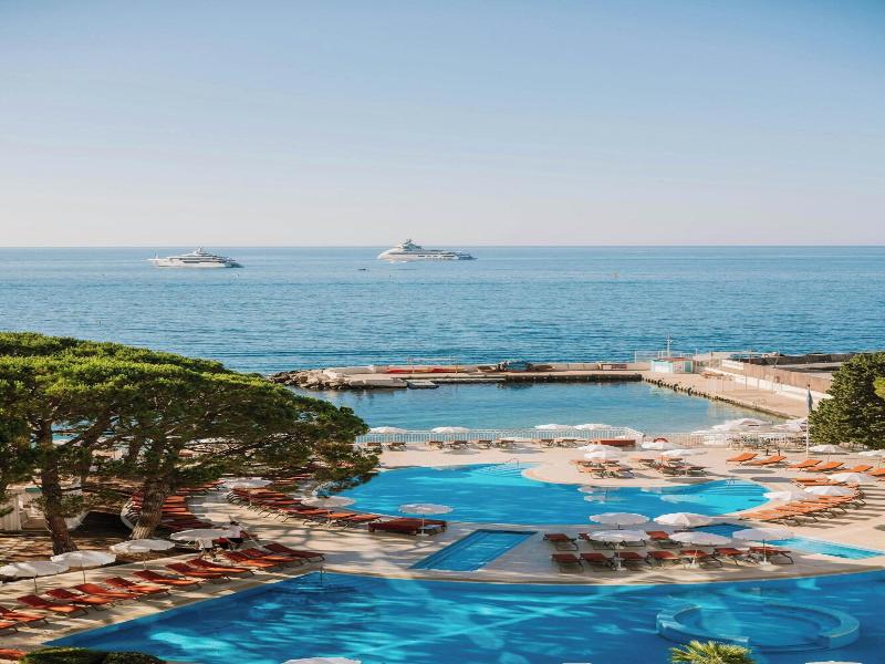 Le Meridien Beach Plaza image