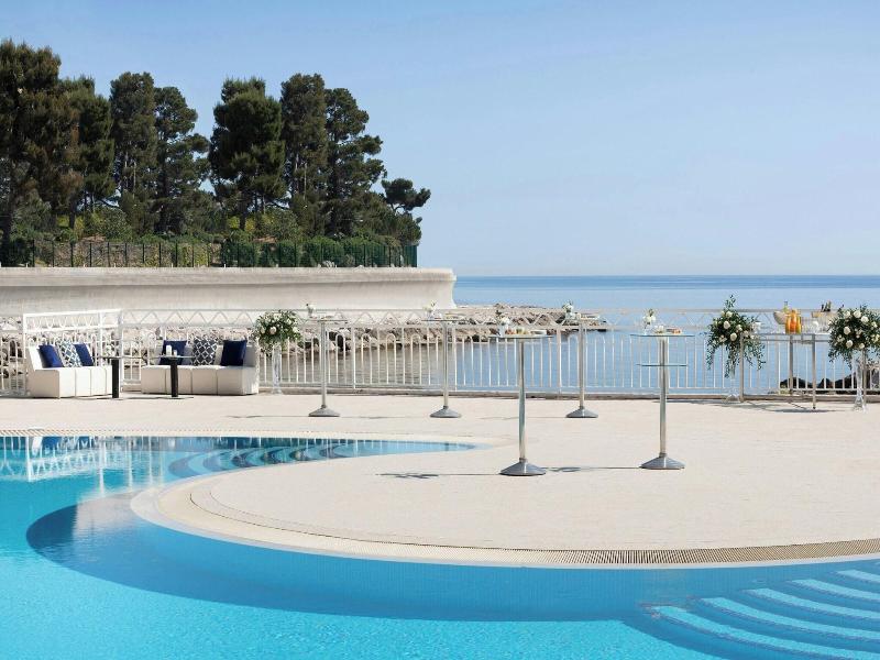 Le Meridien Beach Plaza image