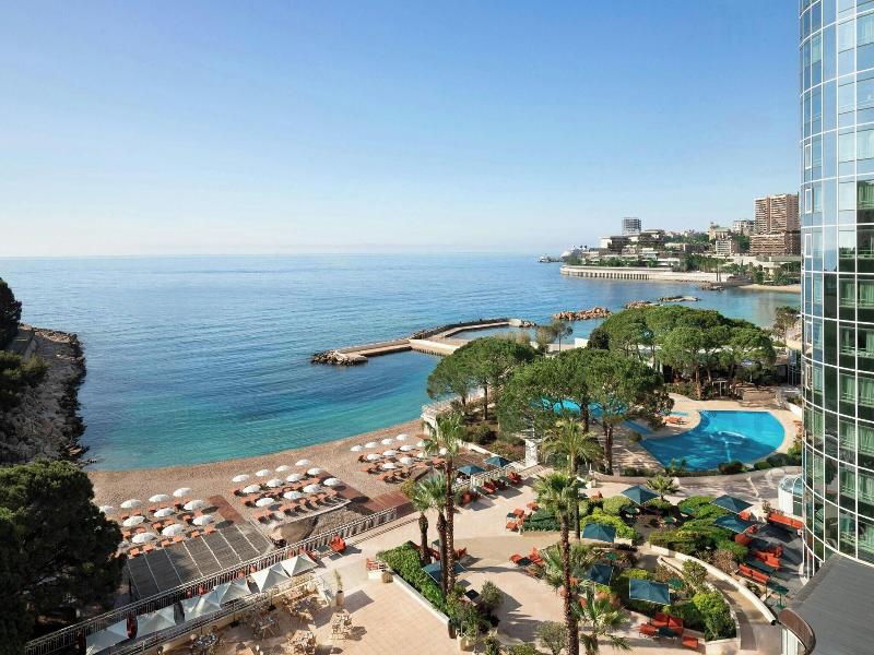 Le Meridien Beach Plaza image