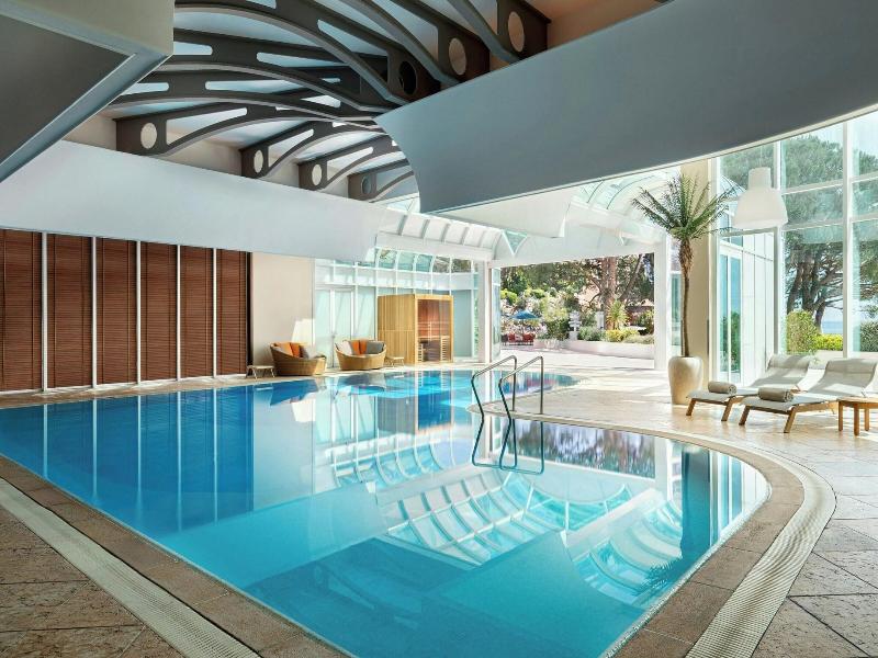 Le Meridien Beach Plaza image