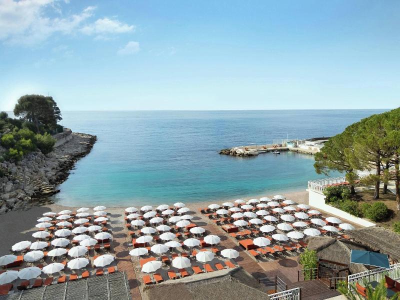 Le Meridien Beach Plaza image