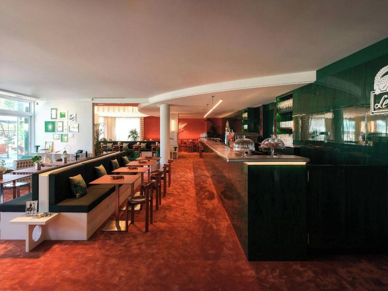 Le Meridien Beach Plaza image