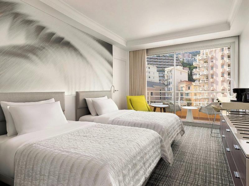 Le Meridien Beach Plaza image