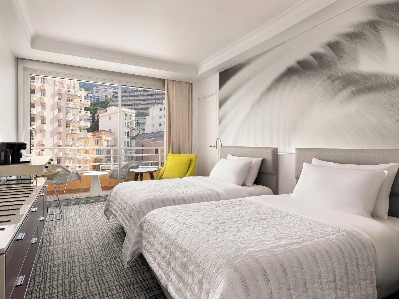 Le Meridien Beach Plaza image