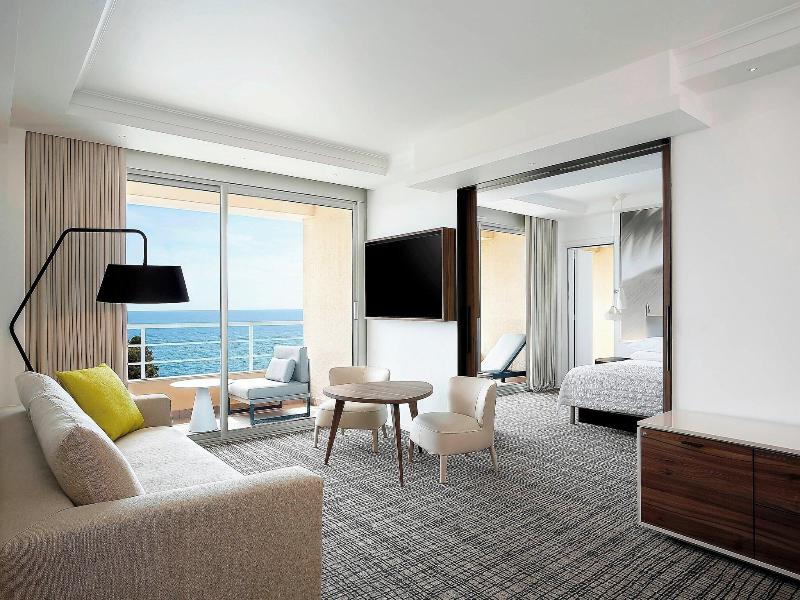 Le Meridien Beach Plaza image