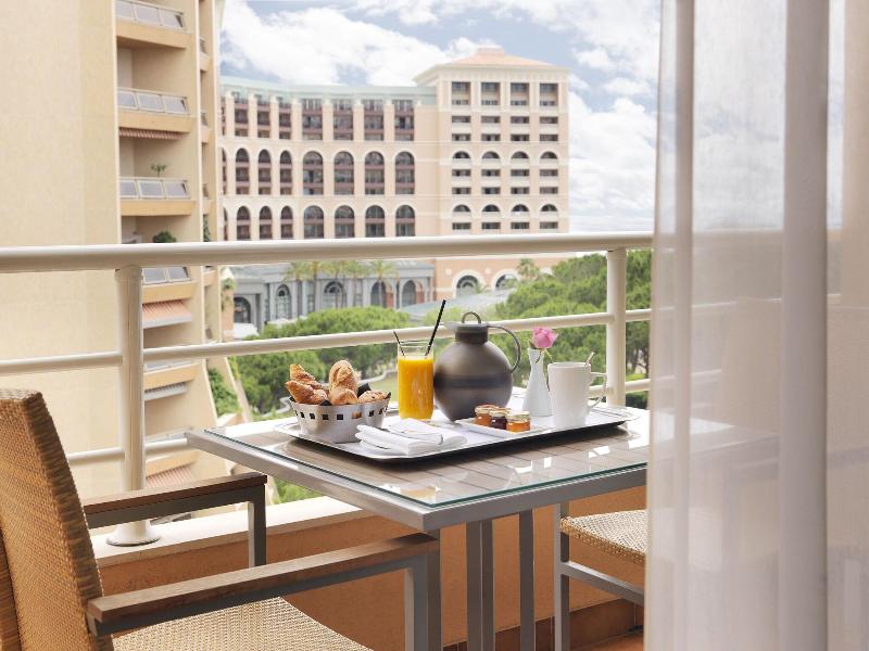 Le Meridien Beach Plaza image