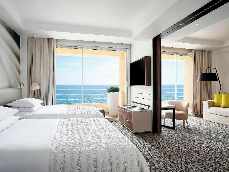 Le Meridien Beach Plaza image