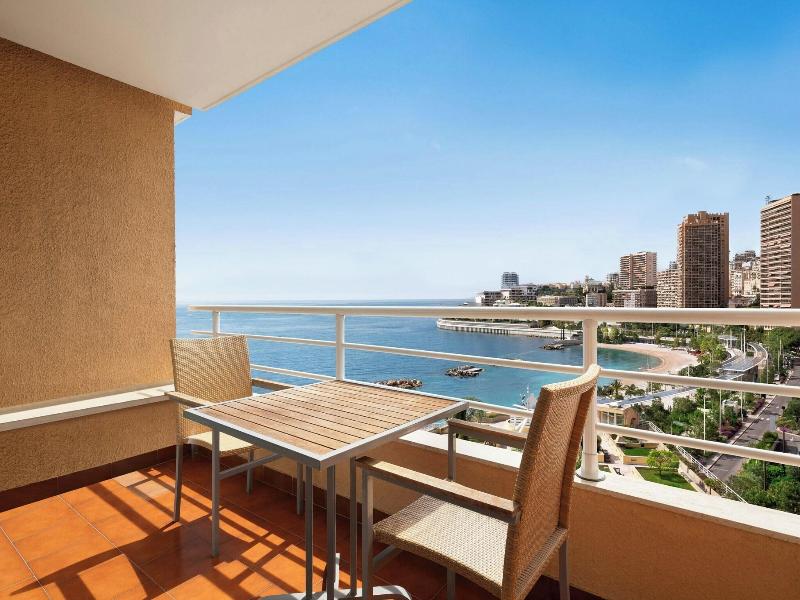 Le Meridien Beach Plaza image