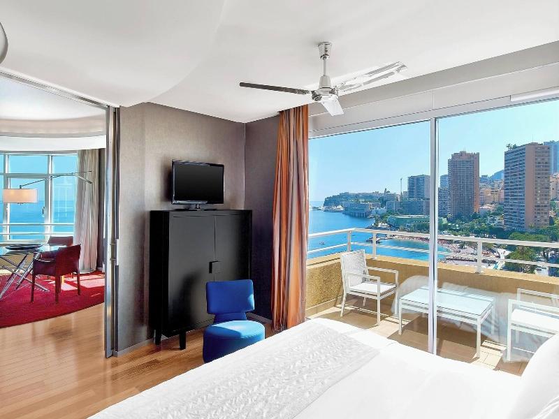 Le Meridien Beach Plaza image