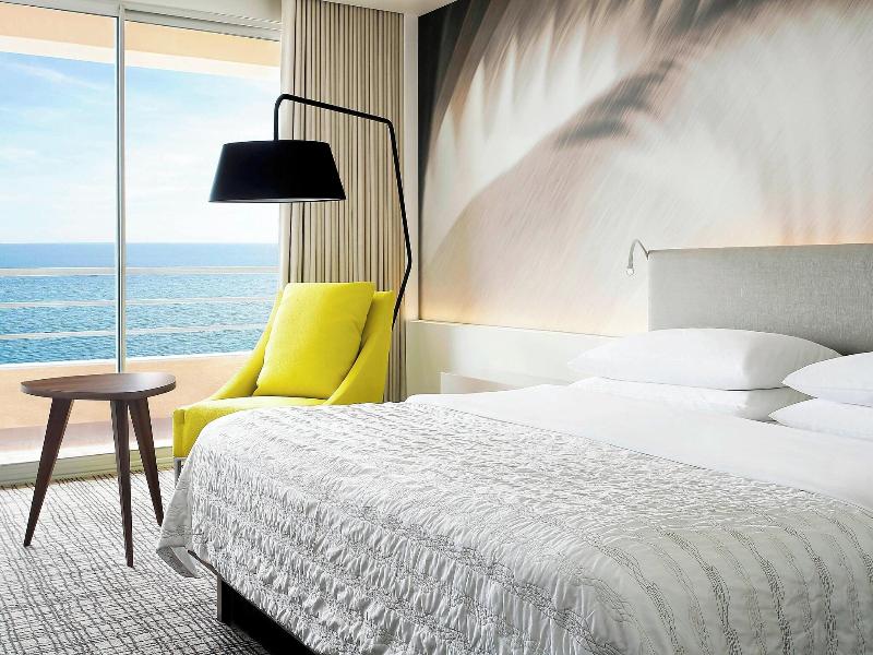 Le Meridien Beach Plaza image