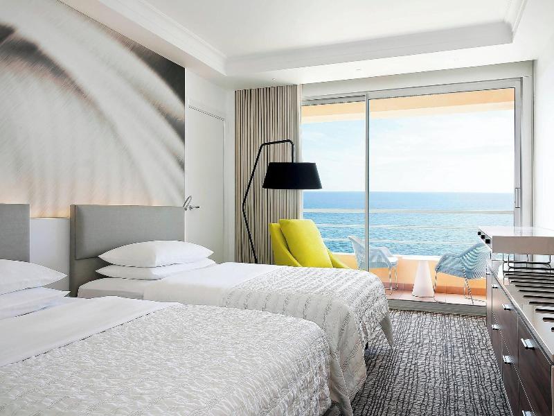 Le Meridien Beach Plaza image
