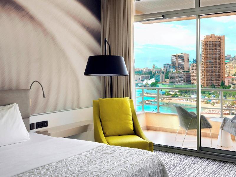 Le Meridien Beach Plaza image