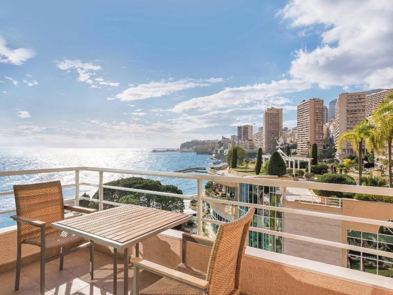 Le Meridien Beach Plaza image