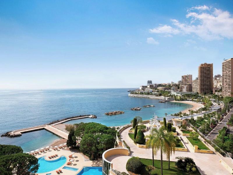 Le Meridien Beach Plaza image