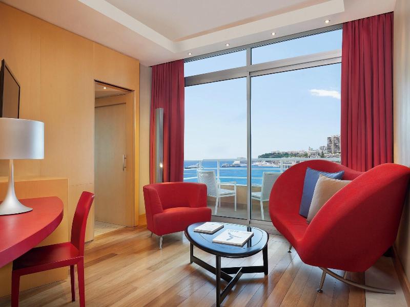 Le Meridien Beach Plaza image