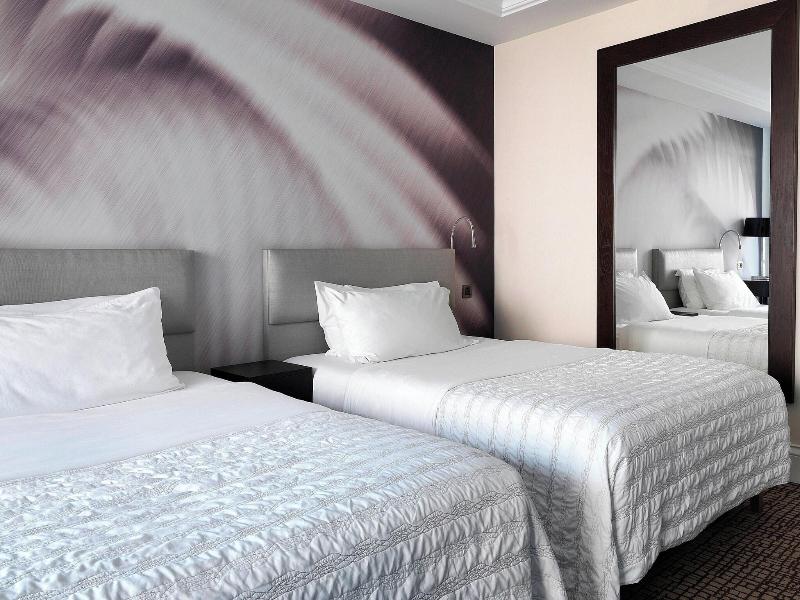 Le Meridien Beach Plaza image
