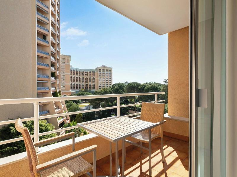 Le Meridien Beach Plaza image