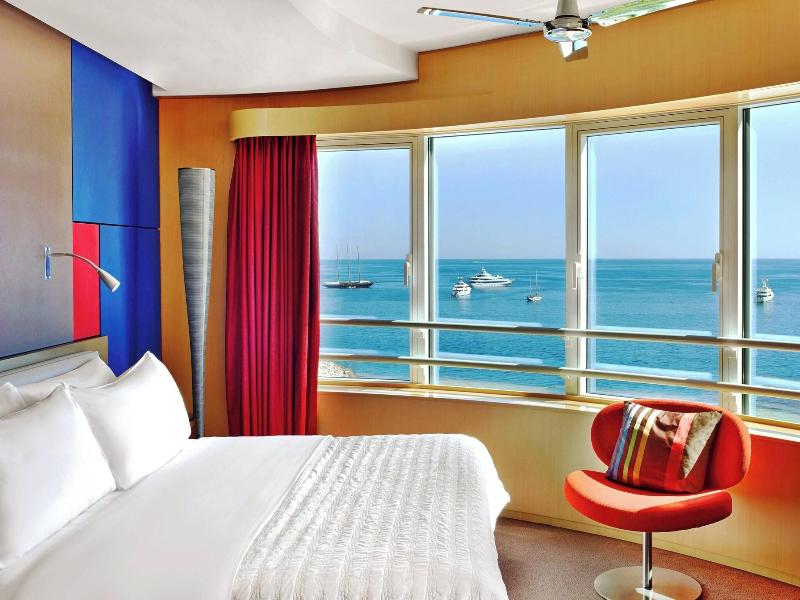 Le Meridien Beach Plaza image