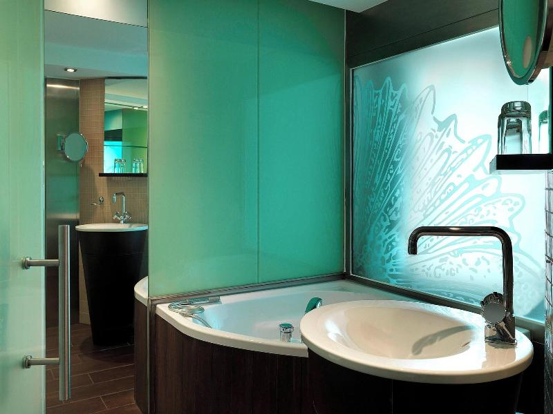 Le Meridien Beach Plaza image