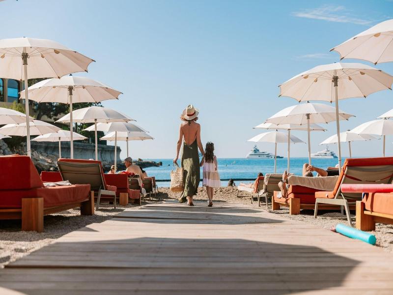 Le Meridien Beach Plaza image