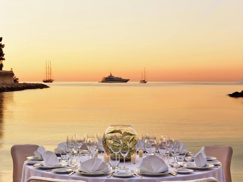 Le Meridien Beach Plaza image