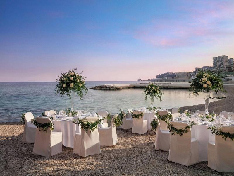 Le Meridien Beach Plaza image