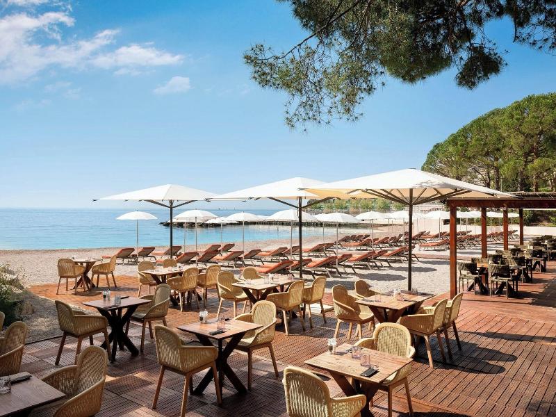 Le Meridien Beach Plaza image