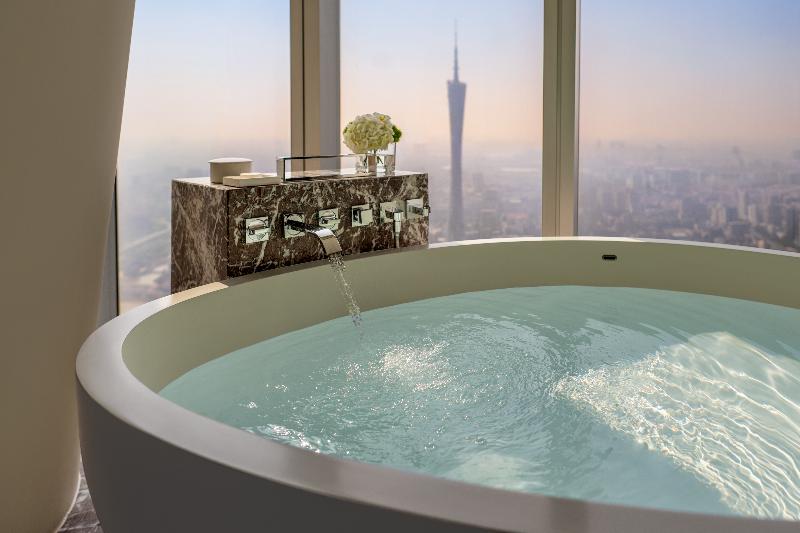 Four Seasons Hotel Guangzhou image