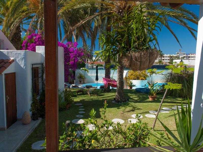 Birdcage Resort — general view