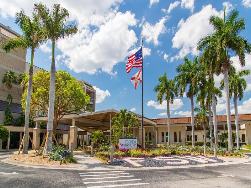Courtyard Fort Myers Cape Coral image