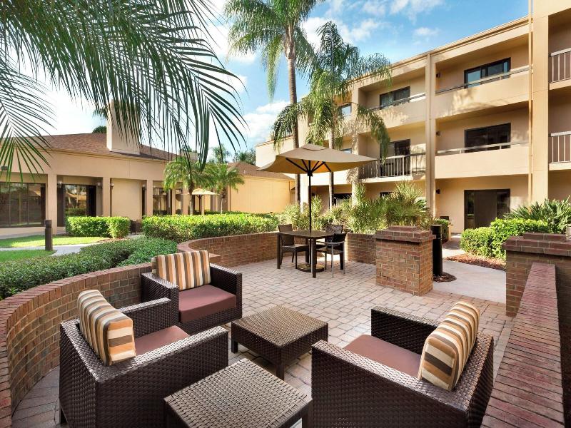 Courtyard Fort Myers Cape Coral image