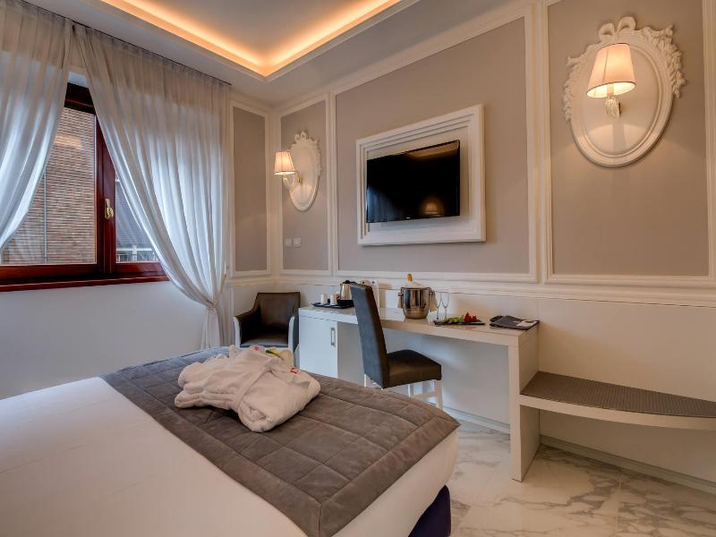 Grande Albergo Roma image