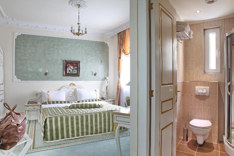 クイーンズ アストリア デザイン ホテル