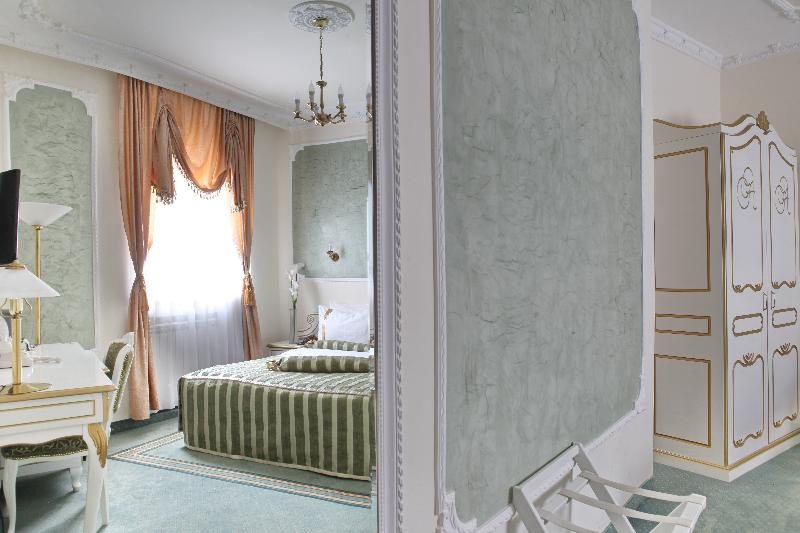 クイーンズ アストリア デザイン ホテル