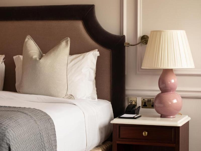 Hayfield Manor image