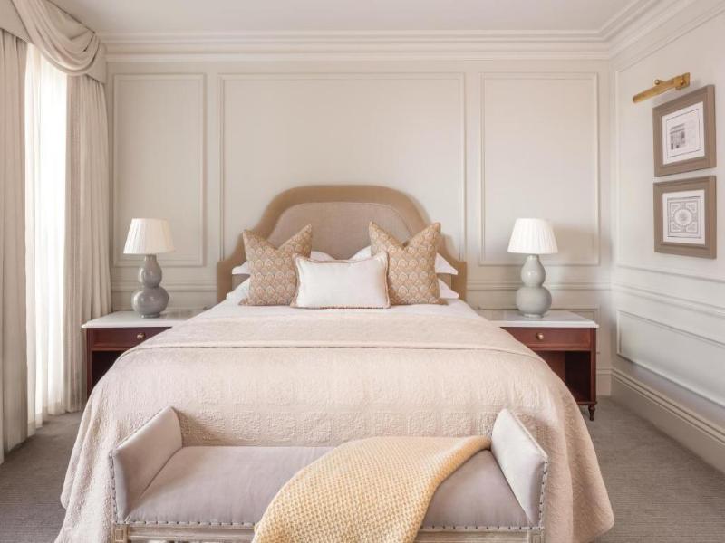 Hayfield Manor image