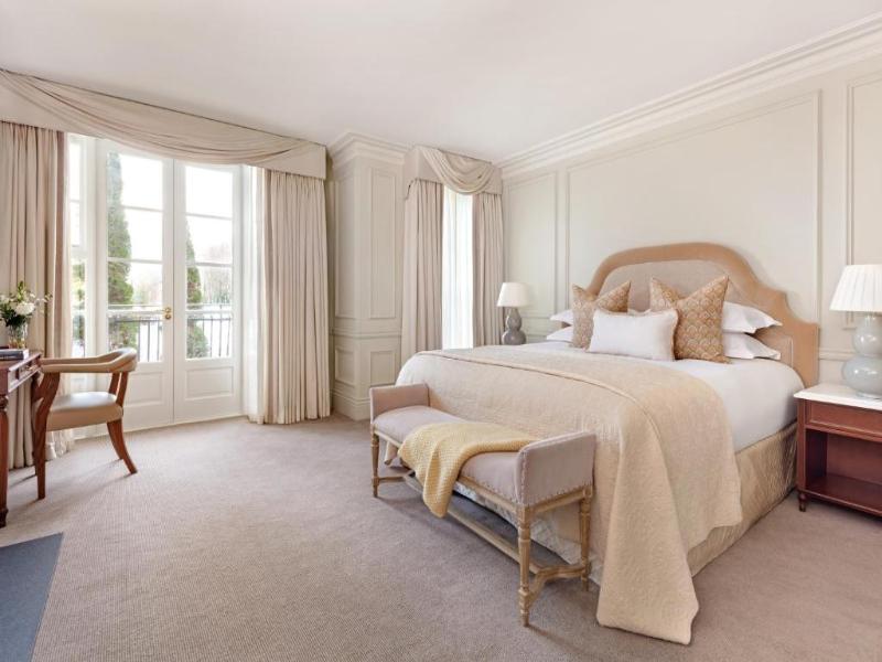 Hayfield Manor image