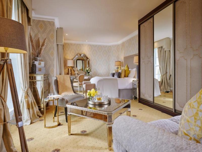 Hayfield Manor image