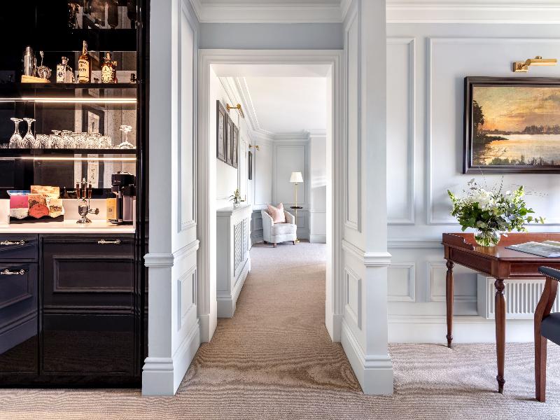 Hayfield Manor image